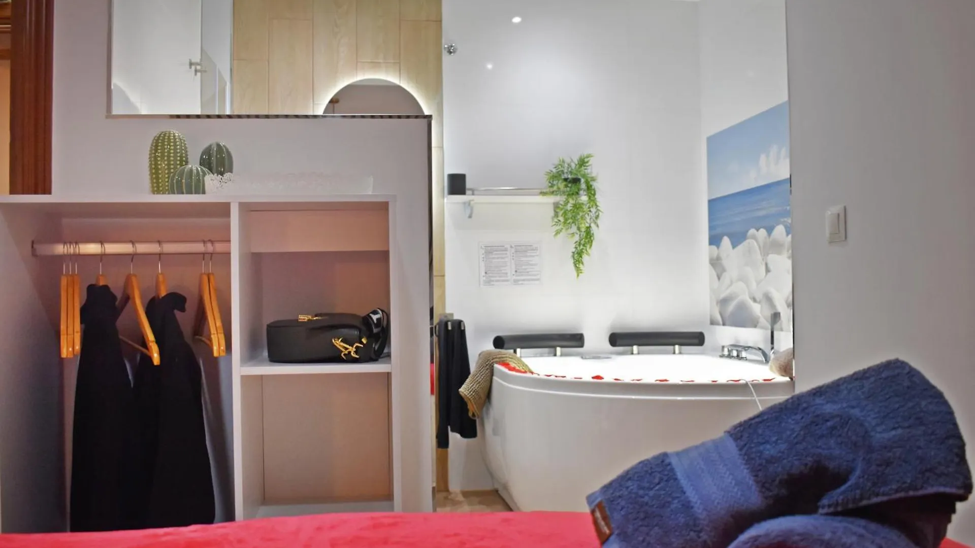 Apartment With Jacuzzi En Torremolinos, Garipolo 1 By Namaste Elite Spanien